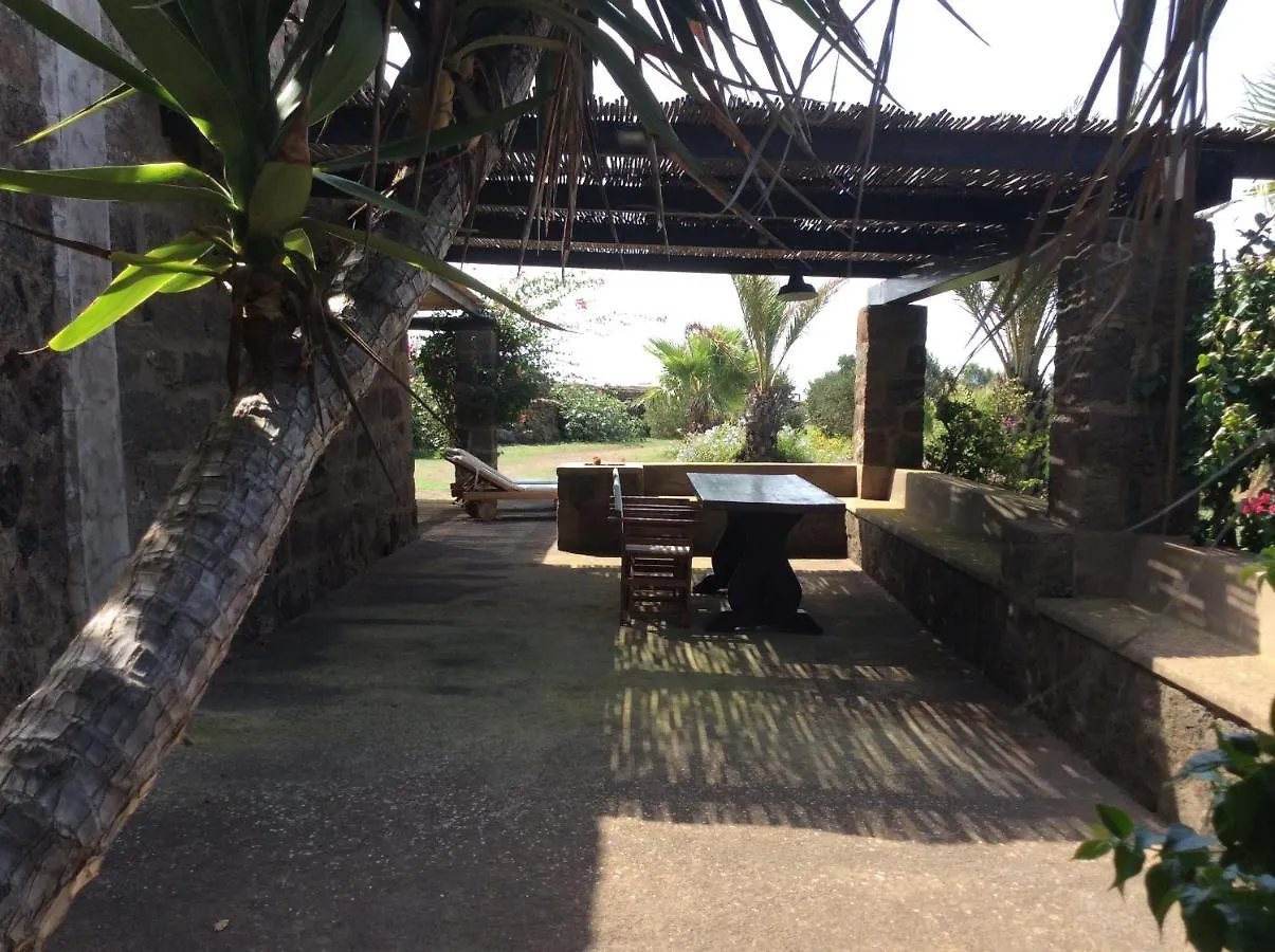 Willa Dammuso Degli Ulivi Pantelleria 0*,